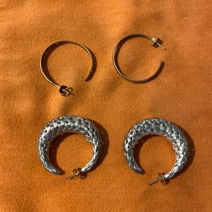 Bundle of two vintage silver hoops